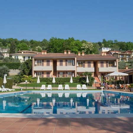 Residence Liana Albisano Torri Del Benaco Exterior photo