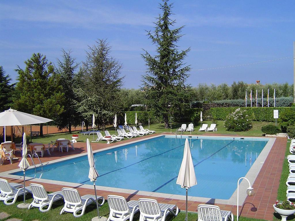 Residence Liana Albisano Torri Del Benaco Exterior photo