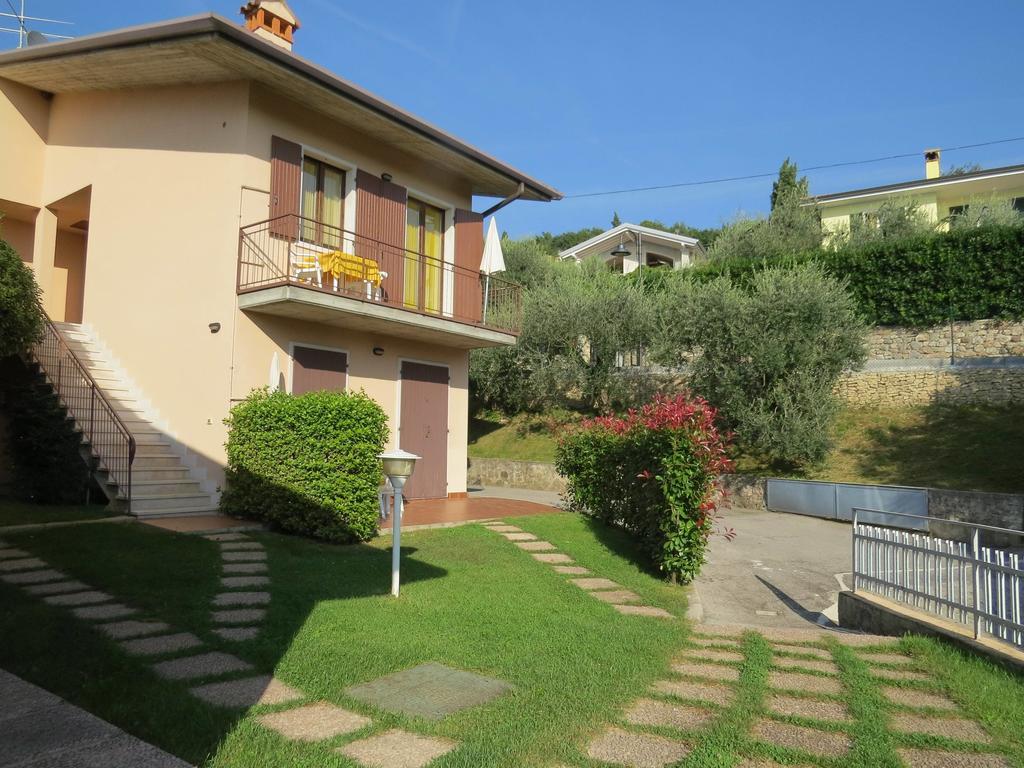 Residence Liana Albisano Torri Del Benaco Exterior photo