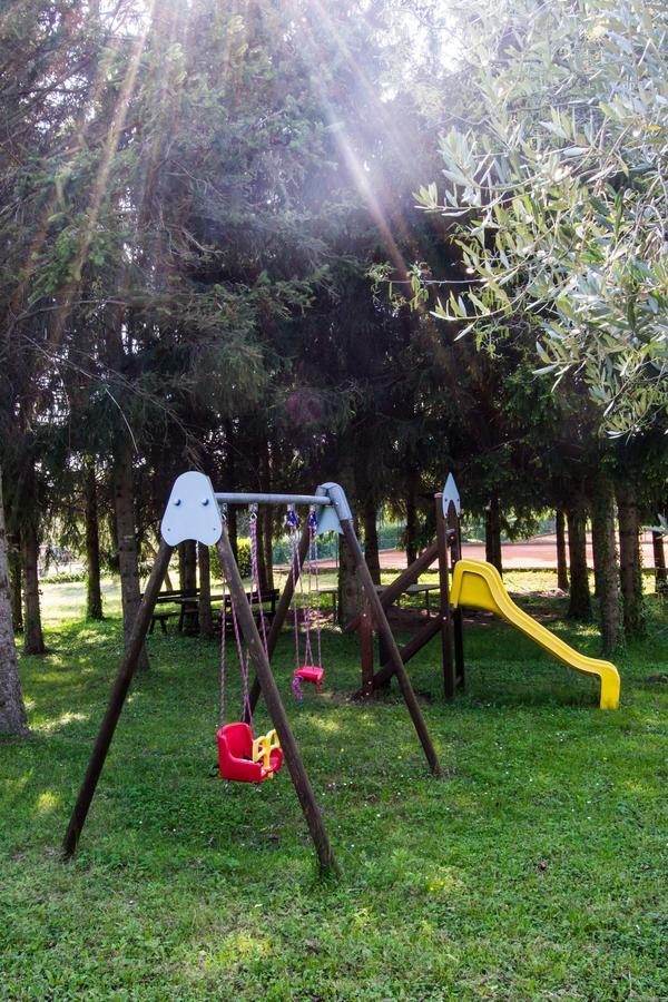 Residence Liana Albisano Torri Del Benaco Exterior photo