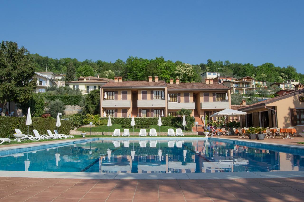 Residence Liana Albisano Torri Del Benaco Exterior photo